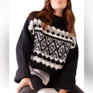 Free People Women Alpine Crop Oversize Pullover Sweater In Onyx Combo small GUC!